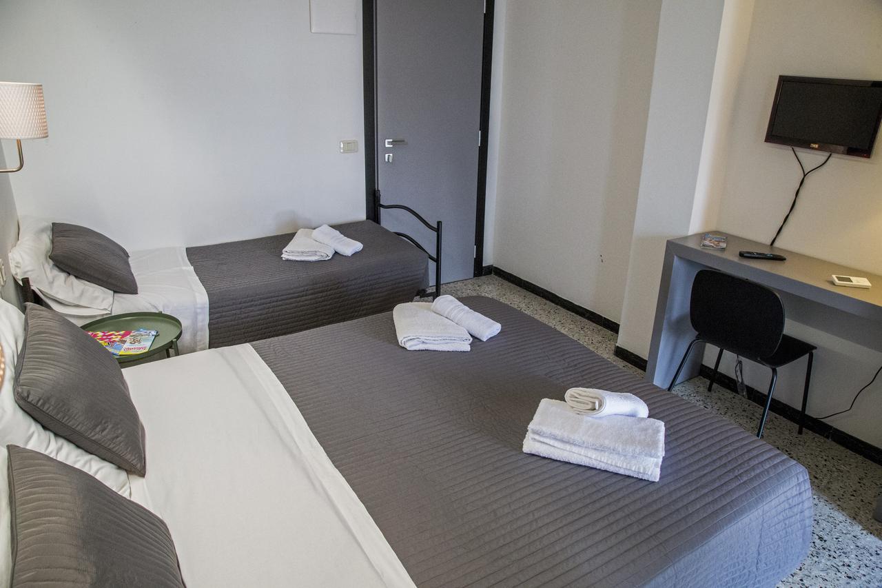 Hotel Hollywood Riccione Exterior photo