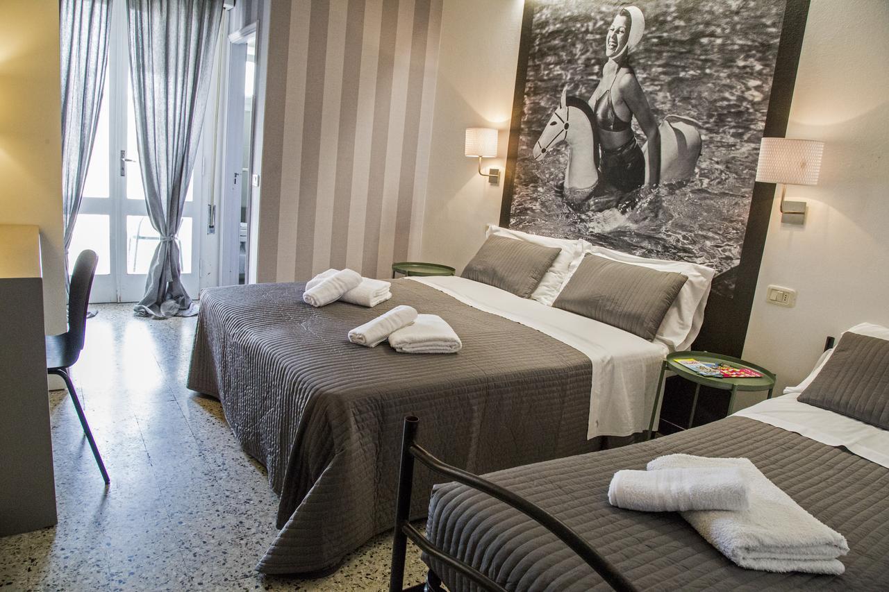 Hotel Hollywood Riccione Exterior photo