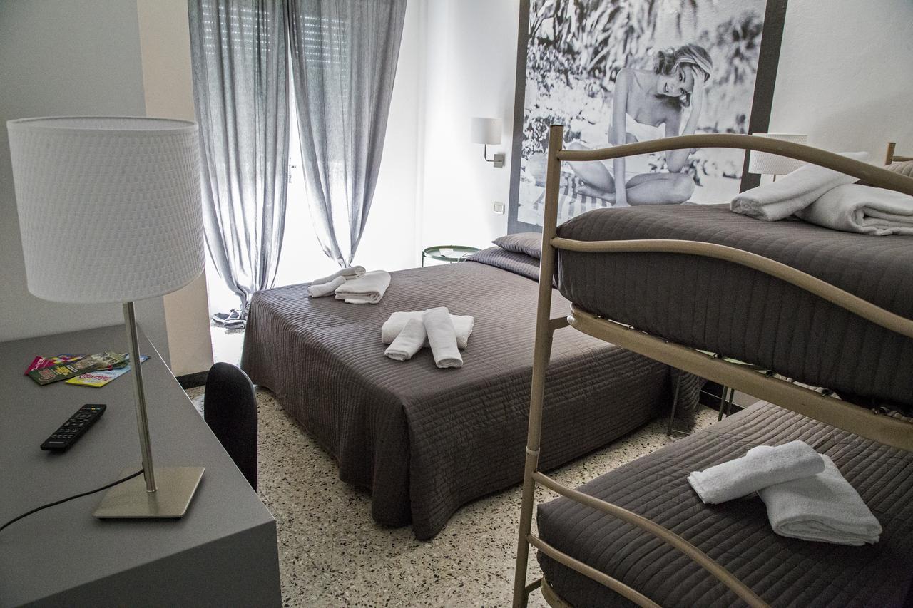 Hotel Hollywood Riccione Exterior photo