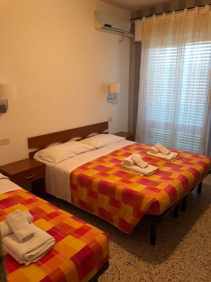Hotel Hollywood Riccione Exterior photo